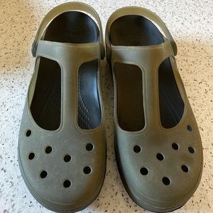 Crocs. Mary Jane style, women’s size 11. Clear/gray, like new condition.